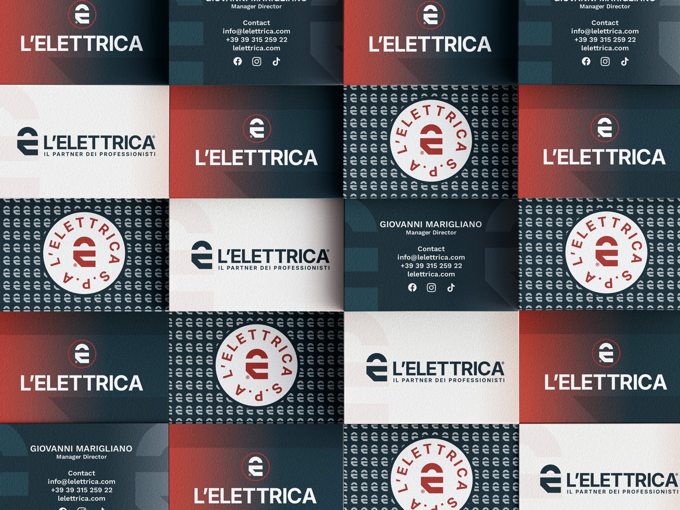 I biglietti da visita L’Elettrica a scacchiera, rossi blu e bianchi